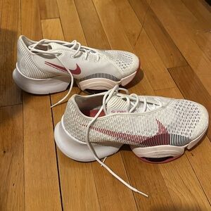 NEW - Nike Superrep - HIIT & training gym sneakers - women’s size 8 - white/pink